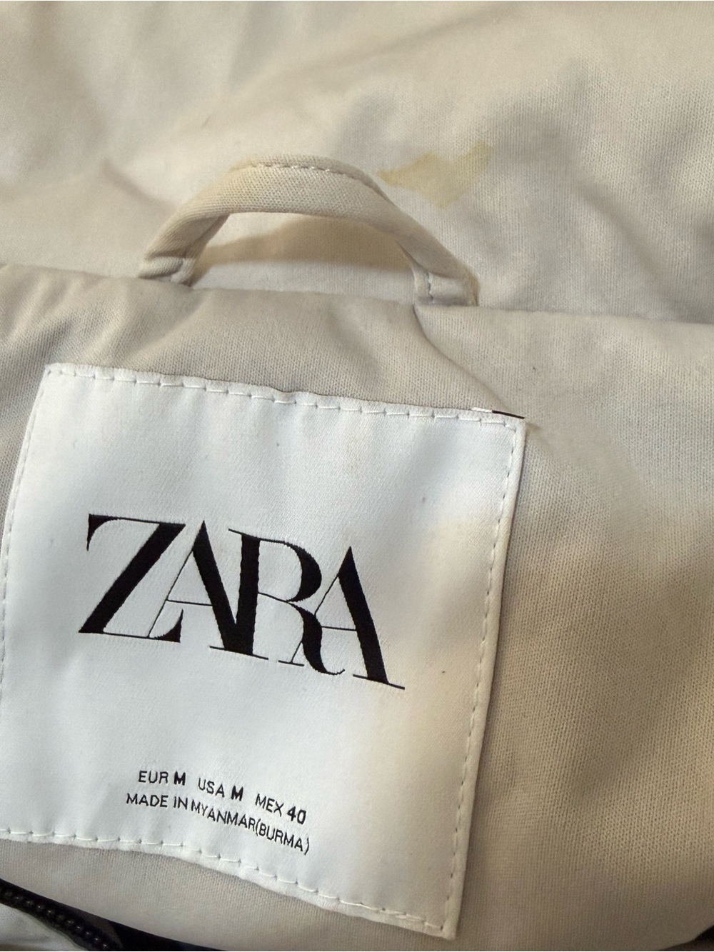 Zara Cream Puffer Jacket with Branded Label - Picture 3 of 4